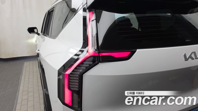 Kia EV9 Long Range 4WD GT Line 2024 — фото 23