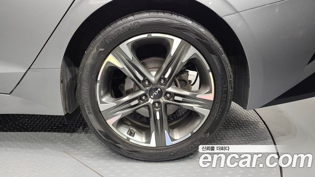 Kia K5 (III) 2.0 Prestige 2023 — фото 21