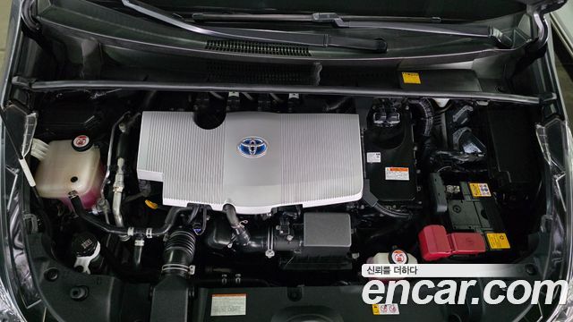 Toyota Prius (IV) 1.8 E 2017 — фото 15