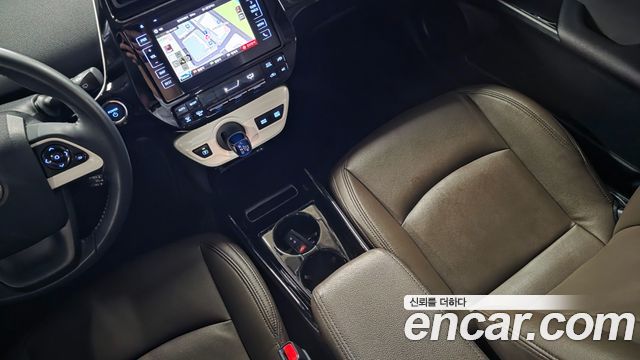 Toyota Prius (IV) 1.8 E 2017 — фото 18