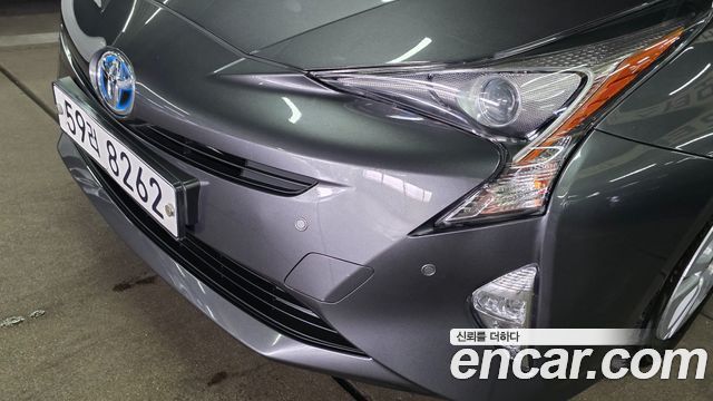 Toyota Prius (IV) 1.8 E 2017 — фото 19