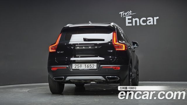 Volvo XC40 T4 Inscription 2019 — фото 4