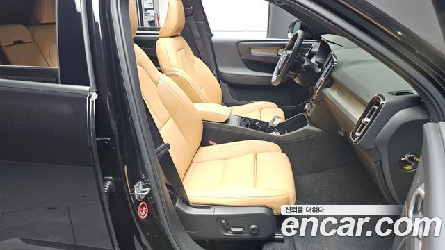 Volvo XC40 T4 Inscription 2019 — фото 10