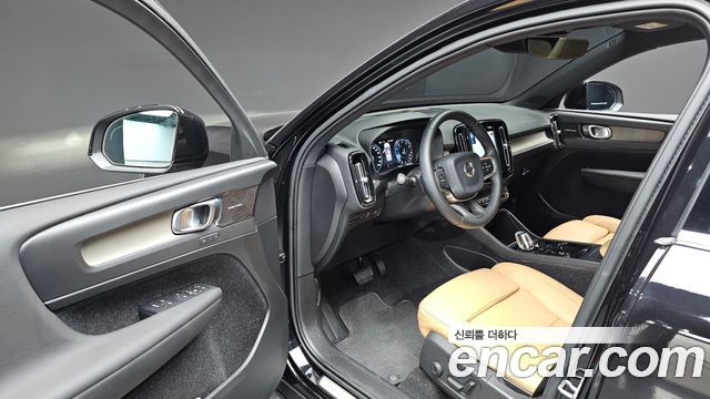 Volvo XC40 T4 Inscription 2019 — фото 11