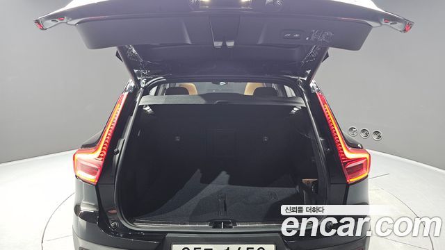 Volvo XC40 T4 Inscription 2019 — фото 20