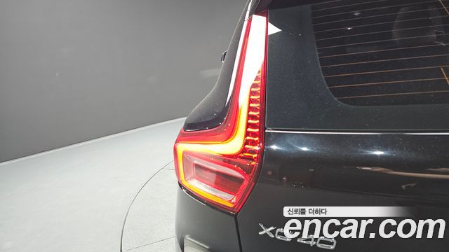 Volvo XC40 T4 Inscription 2019 — фото 23