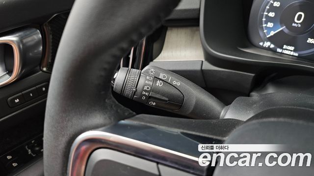 Volvo XC40 T4 Inscription 2019 — фото 29