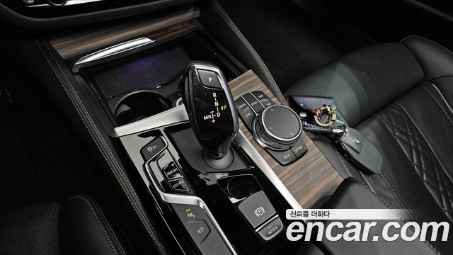 BMW 5 Series (G30) 520d xDrive M Sport Package Plus 2018 — фото 9