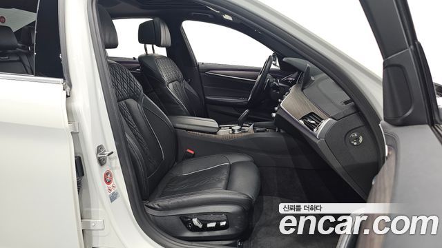 BMW 5 Series (G30) 520d xDrive M Sport Package Plus 2018 — фото 10
