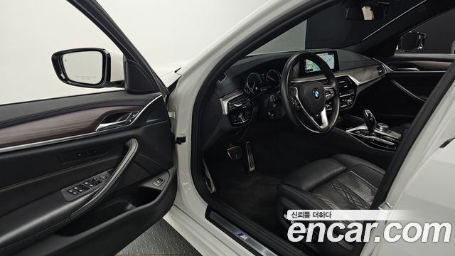BMW 5 Series (G30) 520d xDrive M Sport Package Plus 2018 — фото 11