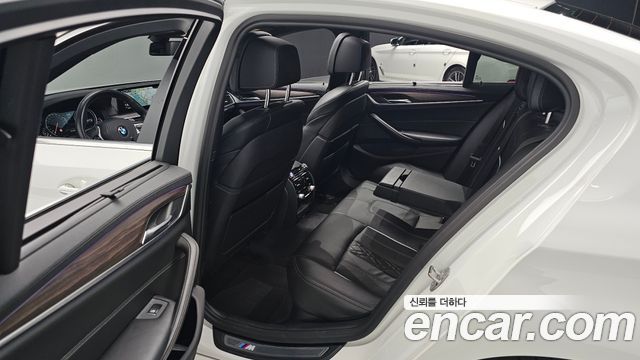 BMW 5 Series (G30) 520d xDrive M Sport Package Plus 2018 — фото 12