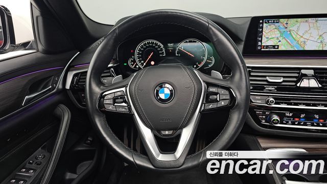 BMW 5 Series (G30) 520d xDrive M Sport Package Plus 2018 — фото 13