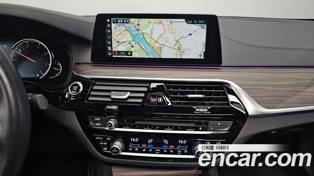 BMW 5 Series (G30) 520d xDrive M Sport Package Plus 2018 — фото 14