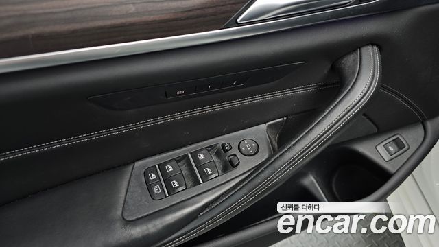 BMW 5 Series (G30) 520d xDrive M Sport Package Plus 2018 — фото 17