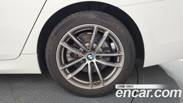 BMW 5 Series (G30) 520d xDrive M Sport Package Plus 2018 — фото 21