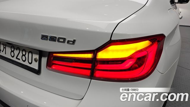 BMW 5 Series (G30) 520d xDrive M Sport Package Plus 2018 — фото 23