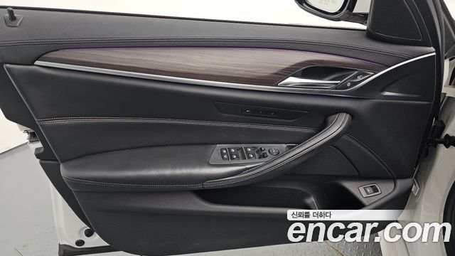 BMW 5 Series (G30) 520d xDrive M Sport Package Plus 2018 — фото 24