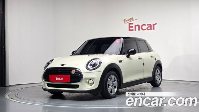 MINI Cooper 5Door Standard 3rd 2019 — фото 1