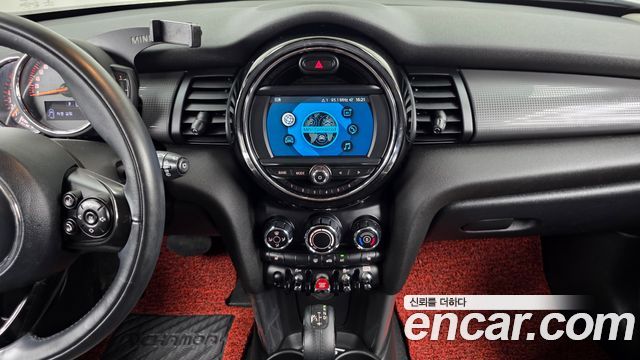 MINI Cooper 5Door Standard 3rd 2019 — фото 14