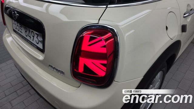 MINI Cooper 5Door Standard 3rd 2019 — фото 23