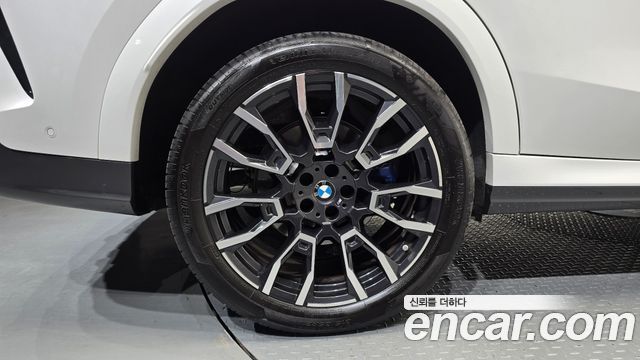 BMW X6 (G06) xDrive40i M Sport 2025 — фото 5