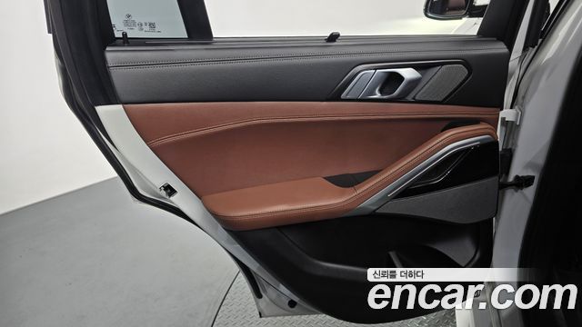 BMW X6 (G06) xDrive40i M Sport 2025 — фото 25
