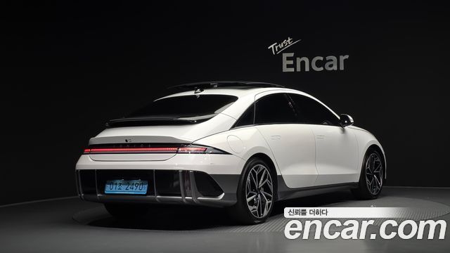 Hyundai Ioniq 6 Long Range Exclusive + 2023 — фото 2