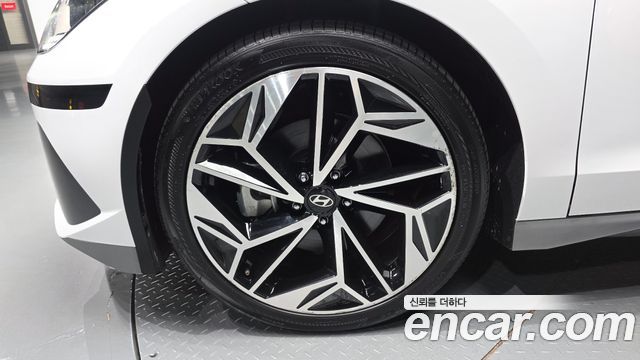 Hyundai Ioniq 6 Long Range Exclusive + 2023 — фото 5