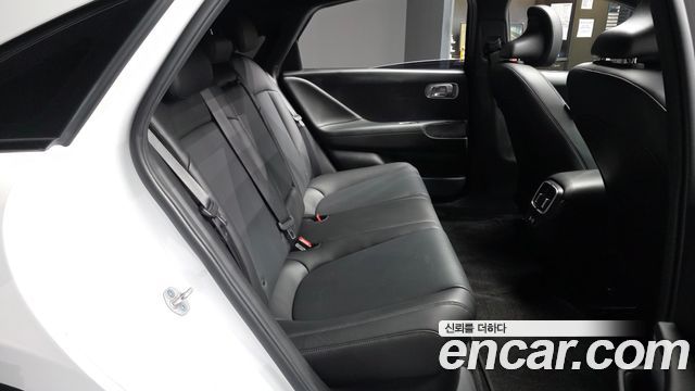 Hyundai Ioniq 6 Long Range Exclusive + 2023 — фото 12