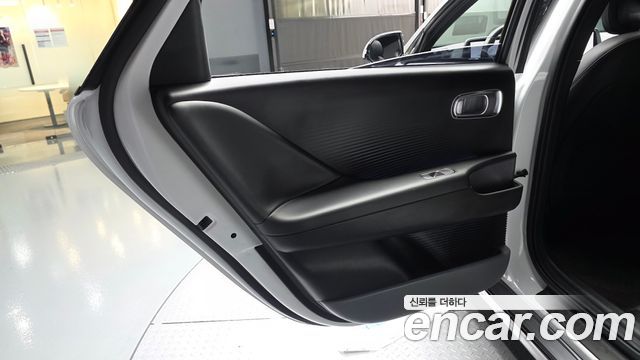 Hyundai Ioniq 6 Long Range Exclusive + 2023 — фото 25