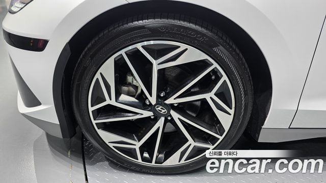 Hyundai Ioniq 6 Long Range Exclusive + 2023 — фото 5