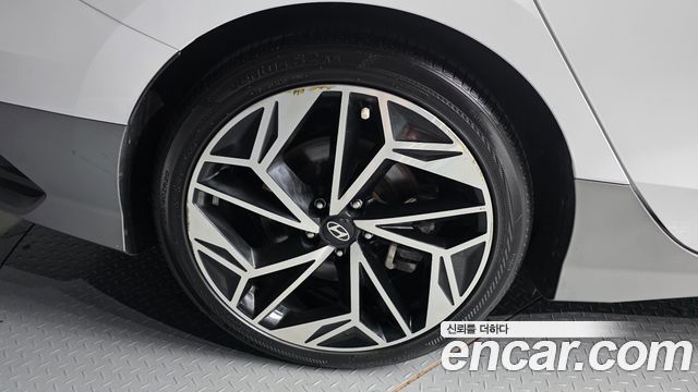 Hyundai Ioniq 6 Long Range Exclusive + 2023 — фото 21
