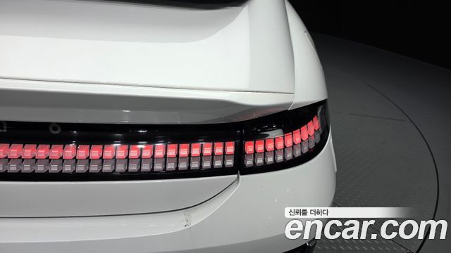 Hyundai Ioniq 6 Long Range Exclusive + 2023 — фото 23