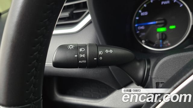 Toyota RAV4 (V) 2.5 2WD Hybrid 2019 — фото 20