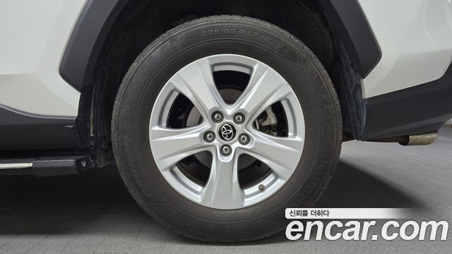 Toyota RAV4 (V) 2.5 2WD Hybrid 2019 — фото 21