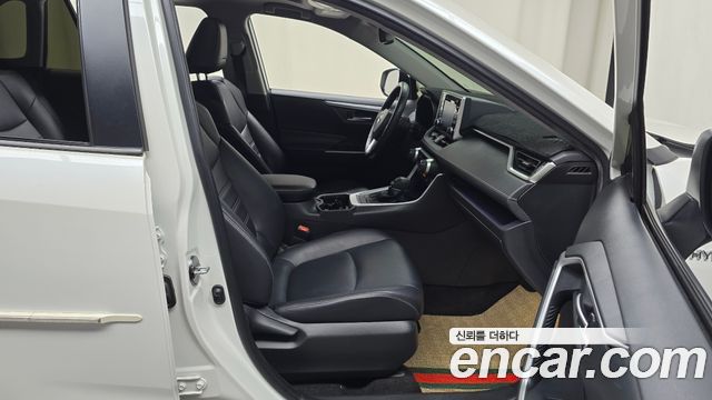 Toyota RAV4 (V) 2.5 2WD Hybrid 2019 — фото 26
