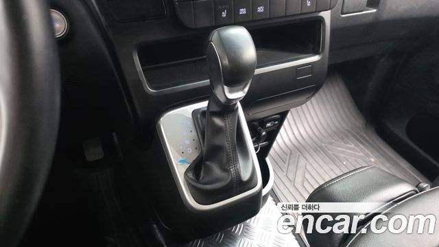 Hyundai Staria Tourer 11-Seater Modern 2022 — фото 9