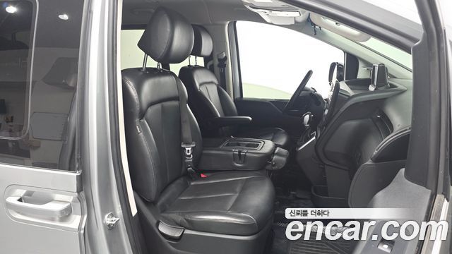 Hyundai Staria Tourer 11-Seater Modern 2022 — фото 26
