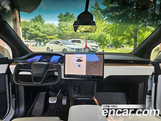 Tesla Model X AWD 2023 — фото 10