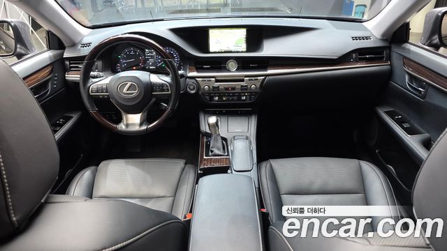 Lexus ES350 Supreme XV60 2017 — фото 7