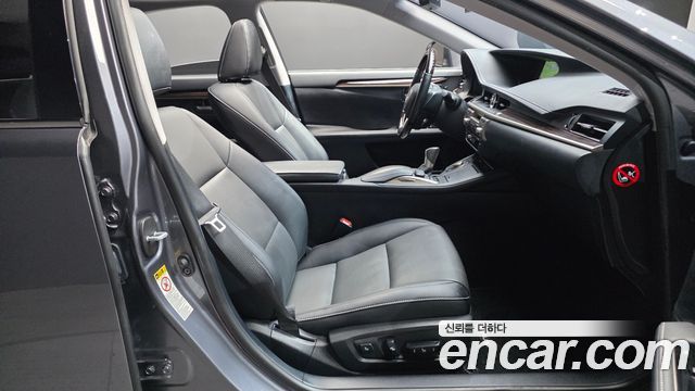 Lexus ES350 Supreme XV60 2017 — фото 11