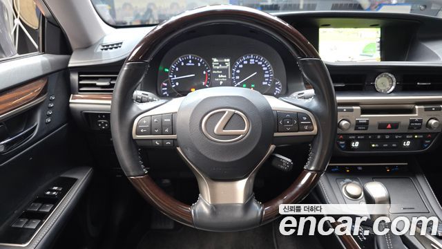 Lexus ES350 Supreme XV60 2017 — фото 13