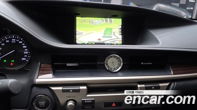 Lexus ES350 Supreme XV60 2017 — фото 14