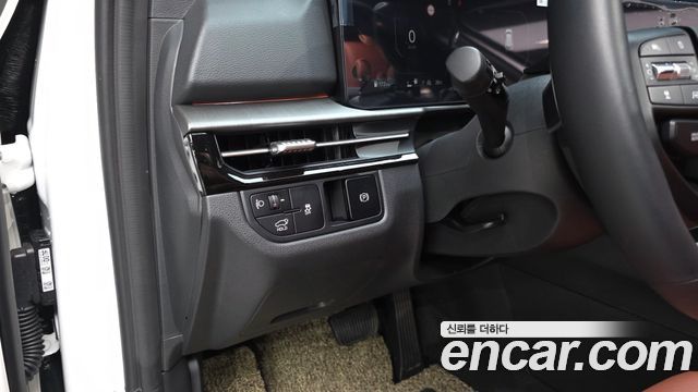 Kia Sportage (V) Gasoline 1.6 Turbo 2WD Signature 2025 — фото 13