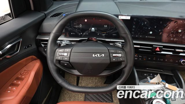 Kia Sportage (V) Gasoline 1.6 Turbo 2WD Signature 2025 — фото 14