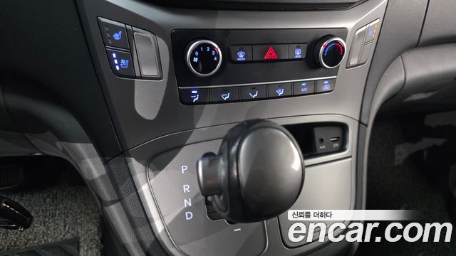 Hyundai Grand Starex Van 5-Seater Modern 2019 — фото 9
