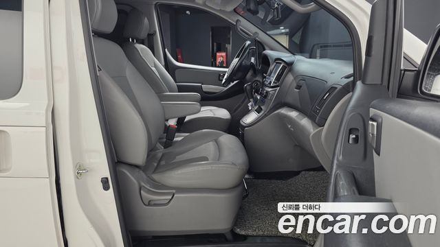 Hyundai Grand Starex Van 5-Seater Modern 2019 — фото 11