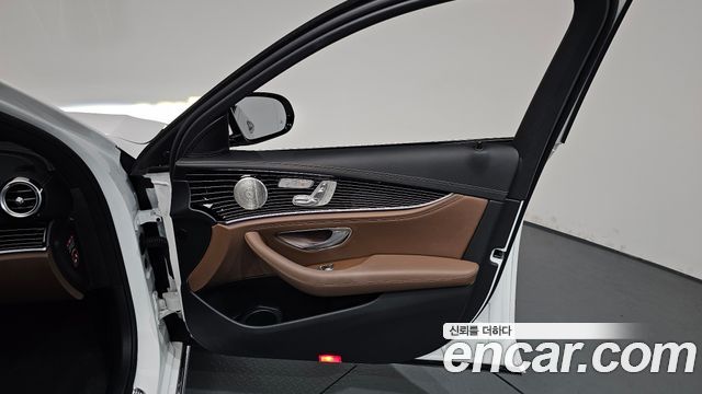 Mercedes-Benz E-Class (W213) E450 4MATIC Exclusive 2022 — фото 24