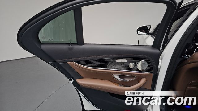 Mercedes-Benz E-Class (W213) E450 4MATIC Exclusive 2022 — фото 25