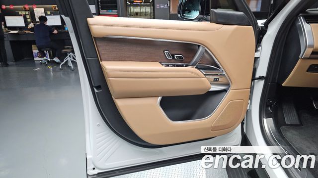 Land Rover Range Rover (V) P530 Autobiography Long Wheel Base 2023 — фото 24